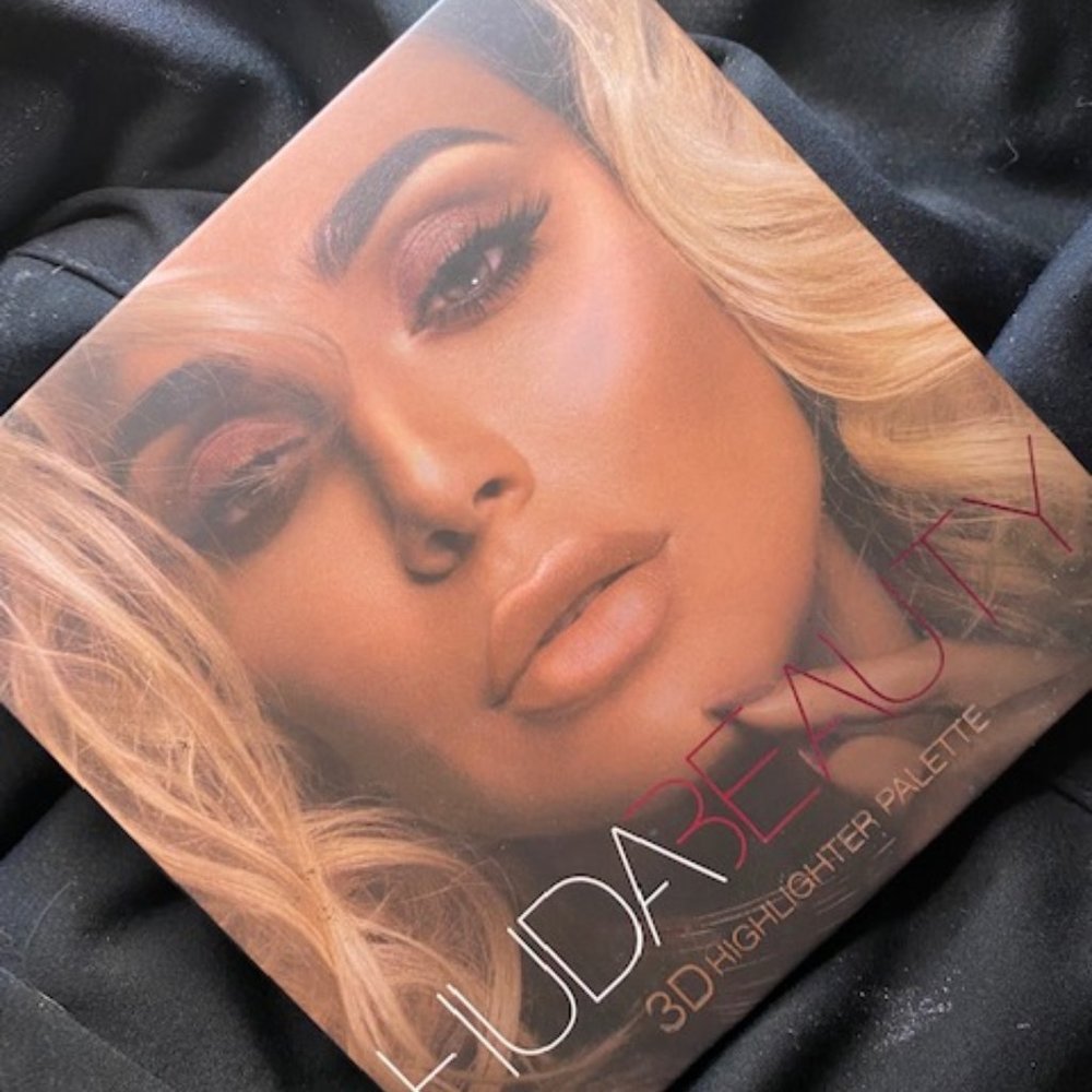 Huda Beauty 3D Cream and Powder Highlighter Palette - Pink Sands